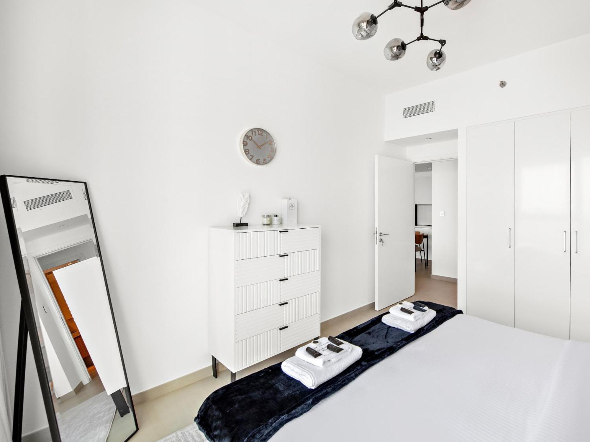 Apartment Brand New Elegant 1bdr Direct Access To Mall *